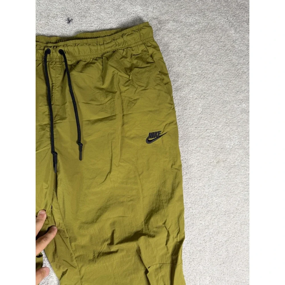 Nike Tech Standard Fit Taper Length UV Repel Athletic Pants Mens XL Green